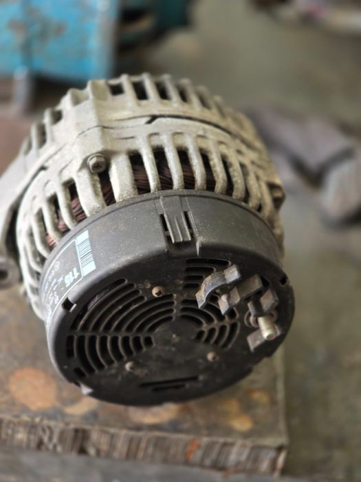 Генератор для мерседем 210