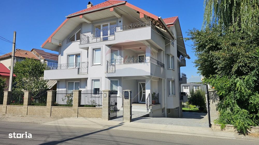 Casă / Vilă de lux cu 8 camere de vânzare in Obcini, Suceava