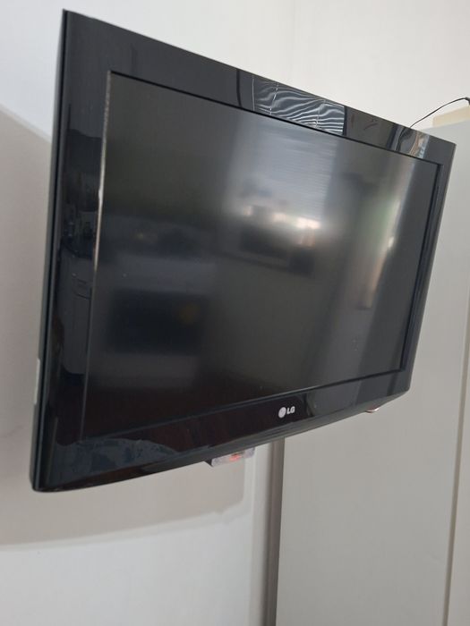 Телевизор LG,чёрный