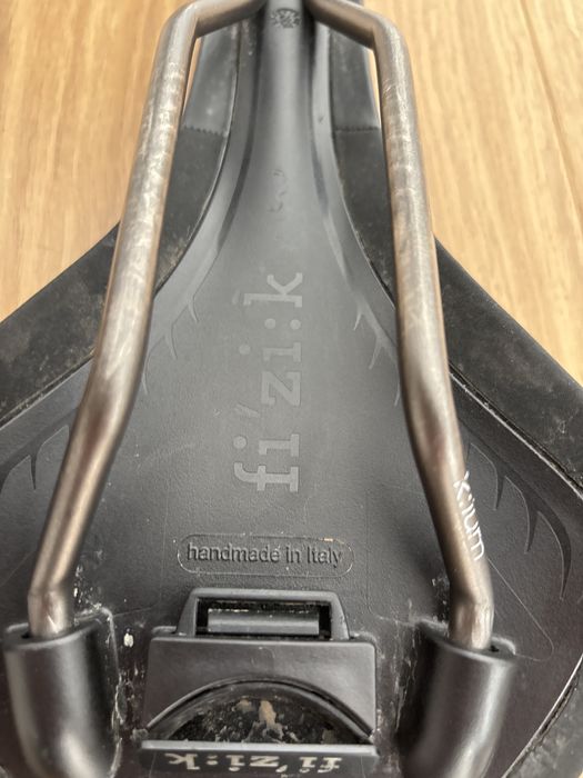 Sa bicicleta sosea Fizik Antares R5