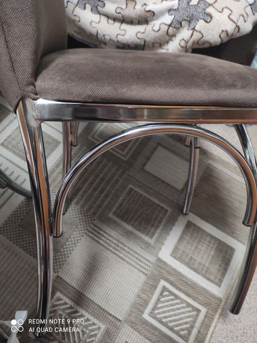 Срочно продам два стула