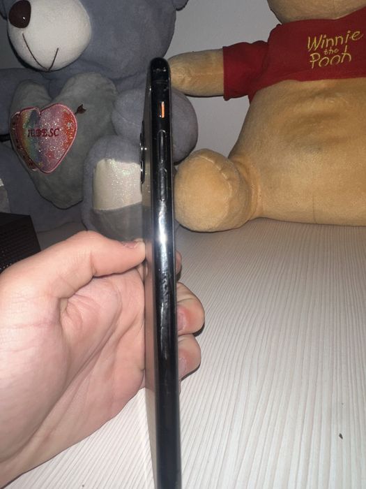 Iphone 11 pro max la schimb