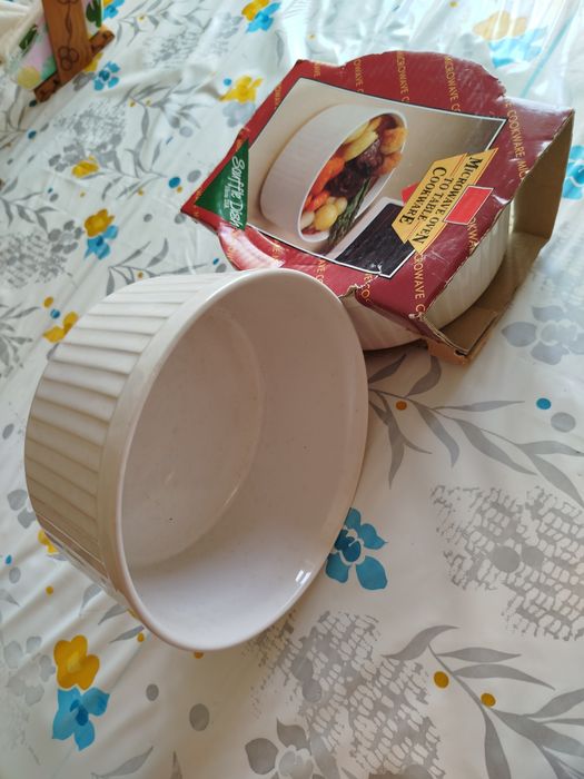 Кухненски принадлежности чисто нови