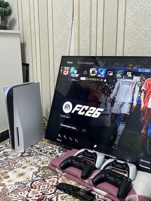 Sony PlayStation 5 в отличном состоянии.