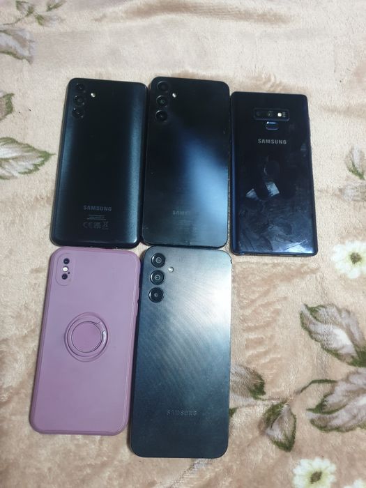 Vând telefoane Samsung.