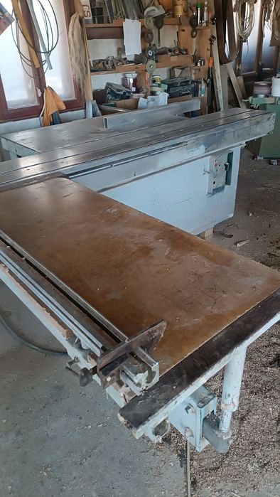 Vând circular cu incizor