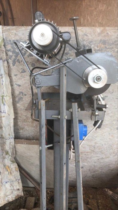 Gater cu dispozitiv ascutire panze