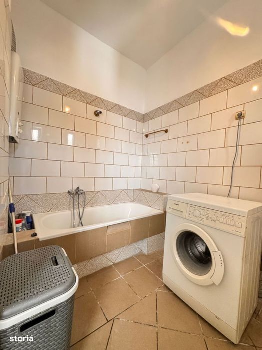 Apartament spațios la curte comună – zonă centrală, Oradea