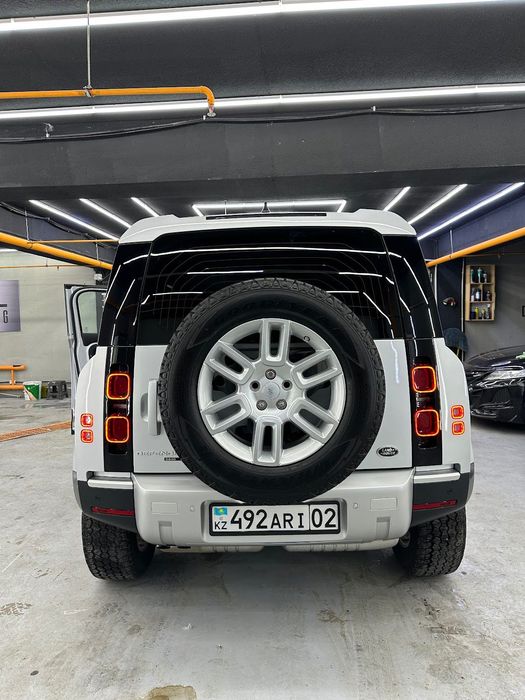 Ленд ровер ДЕФЕНДР .