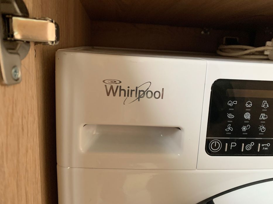 Сушилня за дрехи Whirlpool 6th sense 8 kg