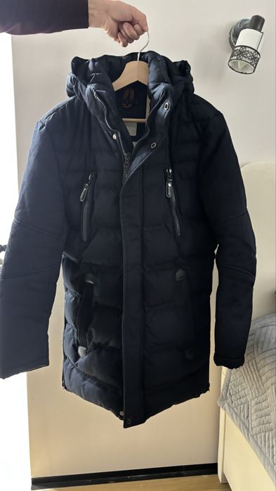 Зимняя теплая куртка