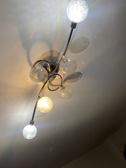 Vand lustra cu 6 becuri