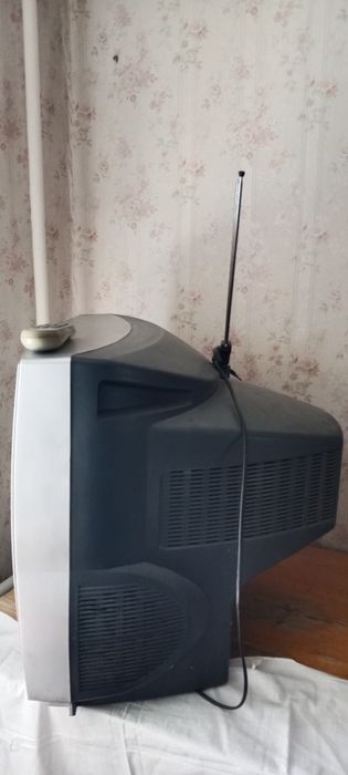Телевизор LG, модель Кореи cf 21s32. Сохранены документы,