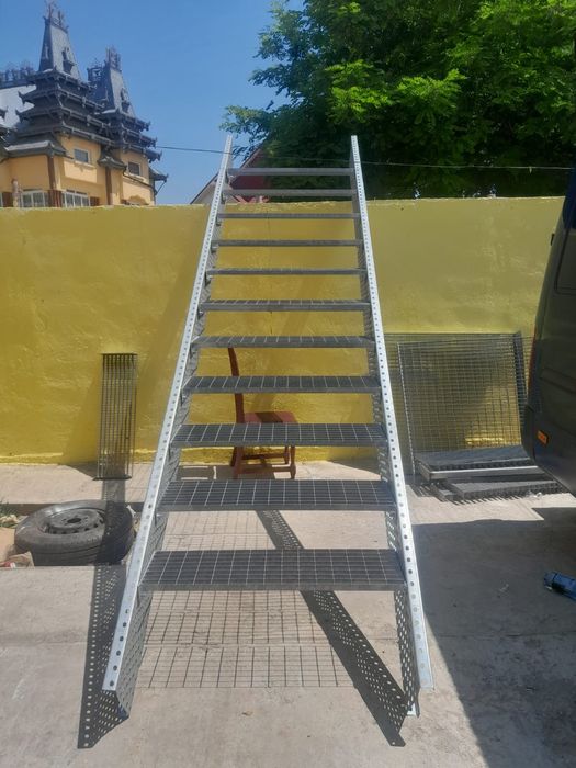 Scara metalica zincata de exterior 6m