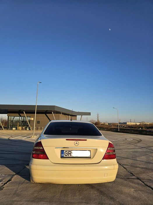Mercedes Benz E Class 200 w211