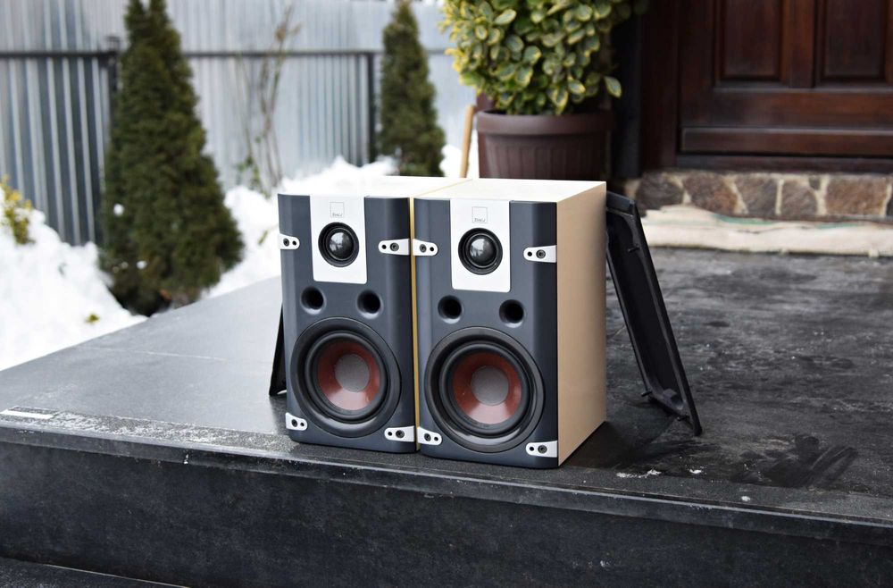 Boxe Dali Lektor 1, boxe de raft