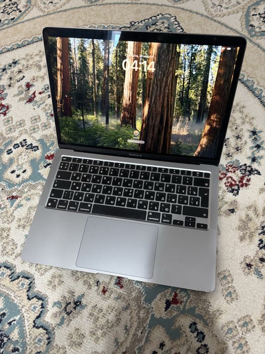 Macbook air 13 2020 M1 оригинальный без ремонта