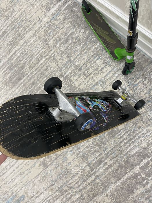 самокат и скейтборд