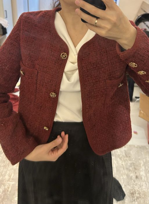 Женский костюм.