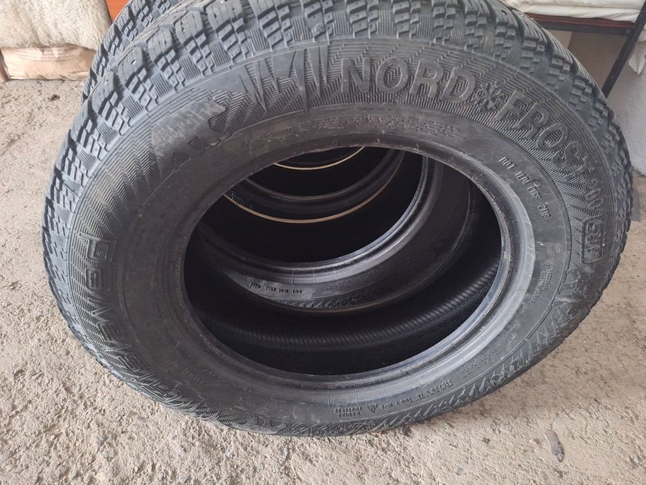 Зимние шины 215/70/16