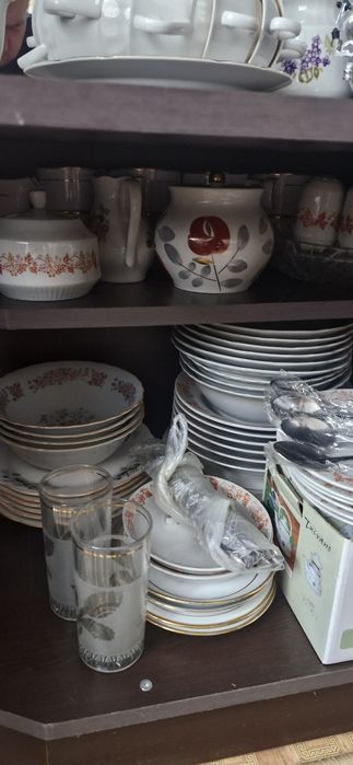 Продам посуду фарфоровая.