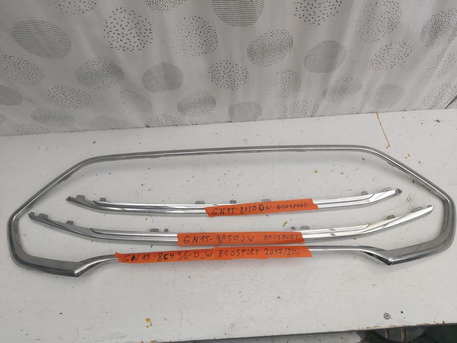 Лайсна хром предна решетка грил Ford Ecosport 2017 /21г