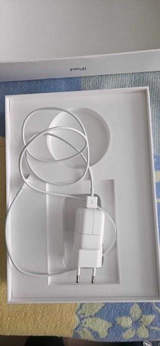 Продавам таблет Apple iPad 10инчов 6th generation wi-fi