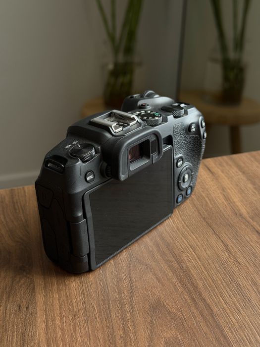 Продам тушку canon RP