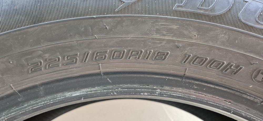 DUNLOP - Vând 2 anvelope VARĂ 225 / 60 / R18 SUV
