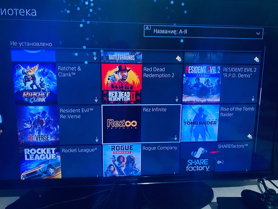 PS4 Slim 500 ГБ + 2 джойстика