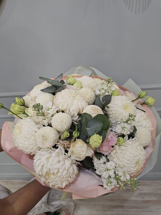 Цветы свежие продам срочно