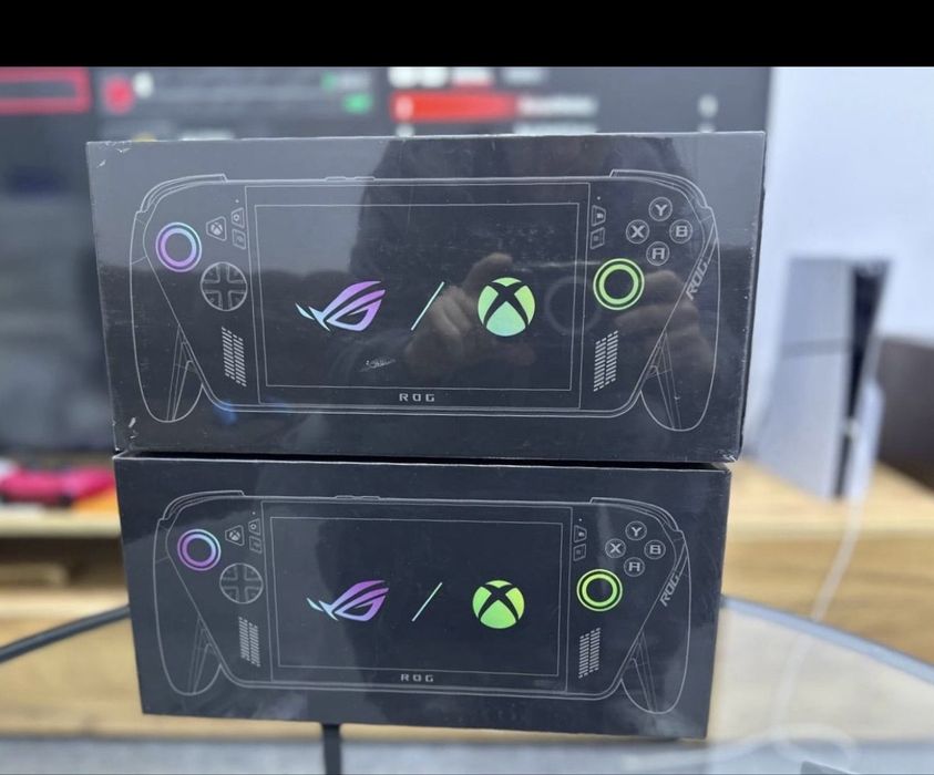 ASUS ROG Xbox Ally X 120Hz Gaming HandHeld 1TB 24GB RAM - AMD Ryzen