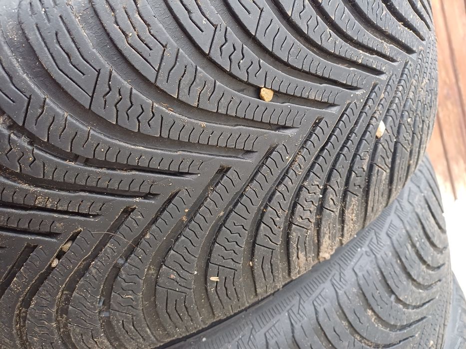 Vând set anvelope  michelin alpin 5 m+s 225/ 55/R17 dot2814