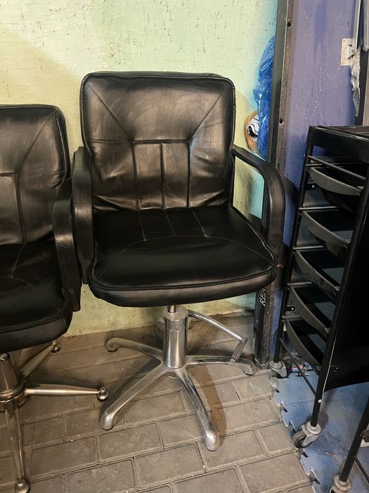 Зеркало кресло мебель парикмахер