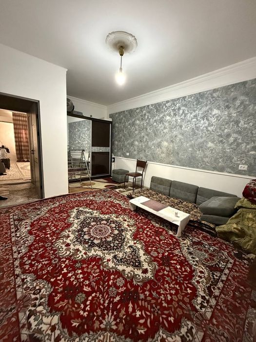 Срочно придётся 2/1/4 квартира феруза эко базар балкон 2/6 с ремонтом