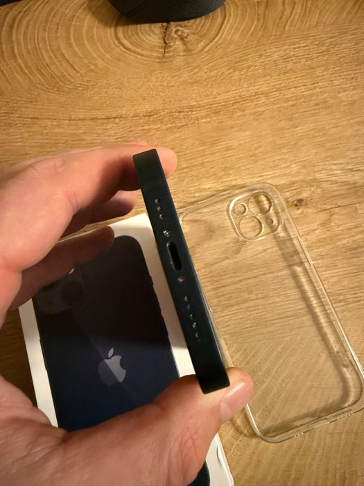 iPhone 13 памет-128gb + прозрачен кейс