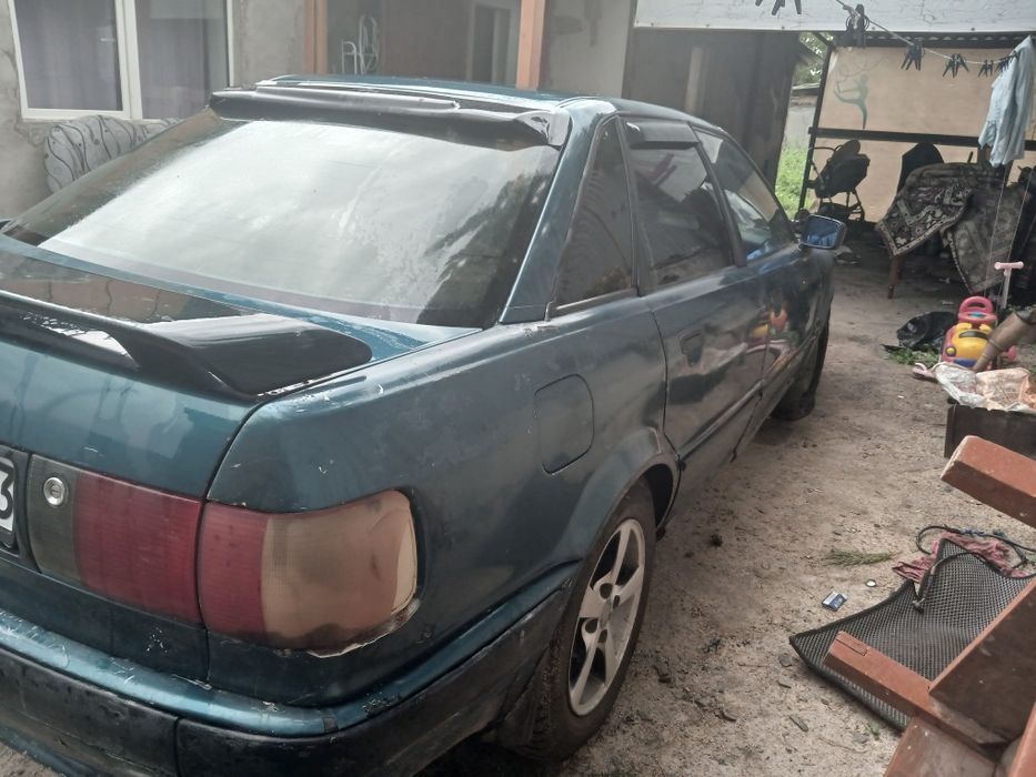Продам Ауди 80 Б4 1993год