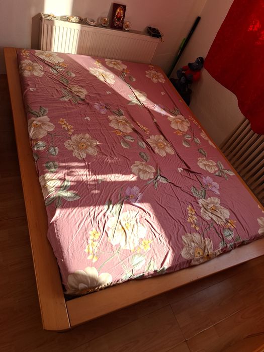 Pat 140 pe 2 m din lemn masiv