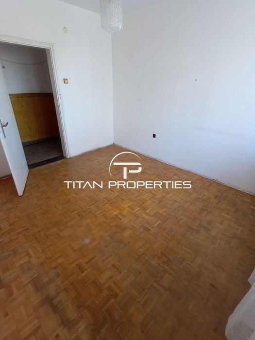 Продава се Тристаен апартамент в Бургас, Център - 81 кв.м за 2692 €/кв.м - Снимка #2