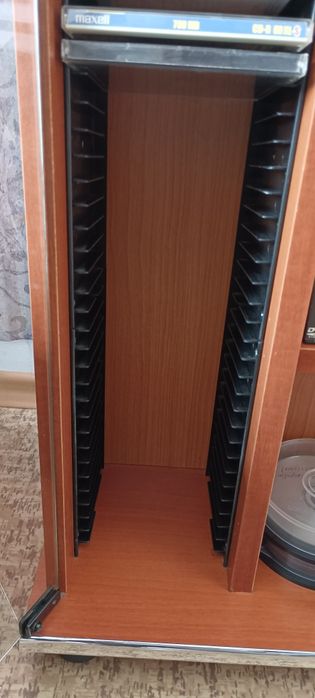 Шкаф за аудио и мултимедия