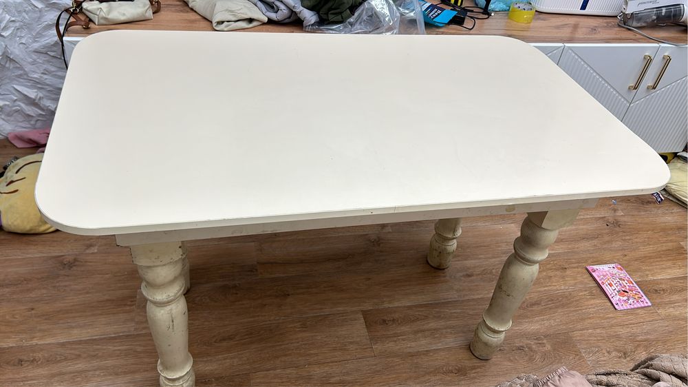 Стол для кухни..