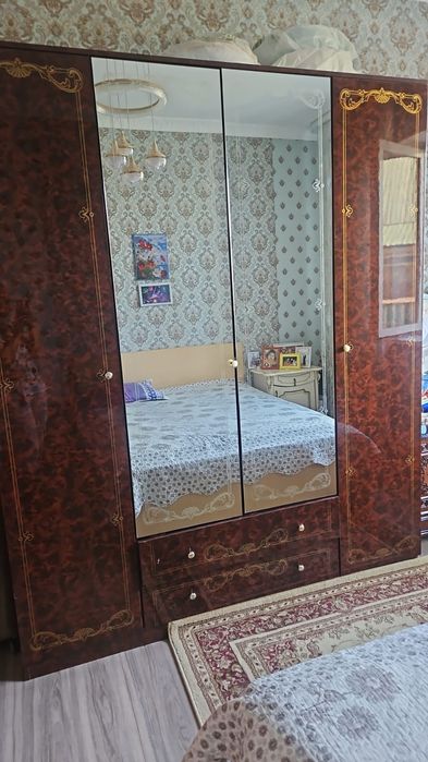 Продам шкаф платяной