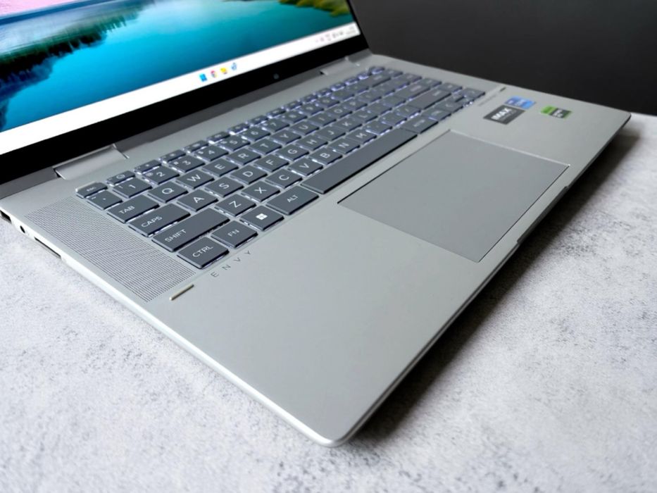 Лаптоп HP Envy x360 15.6" OLED i7-1355U 16GB DDR5 RAM 1TB SSD RTX 3050 Гаранция!