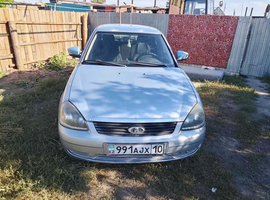 Продам приора седан