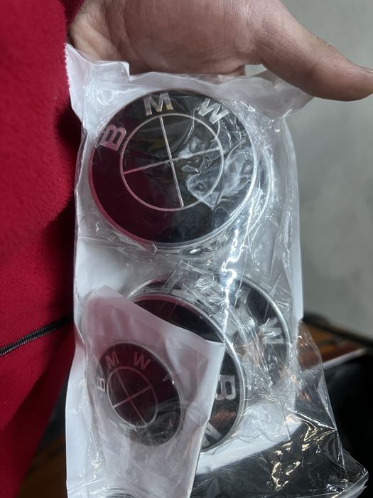 Vand embleme negre de bmw noi !