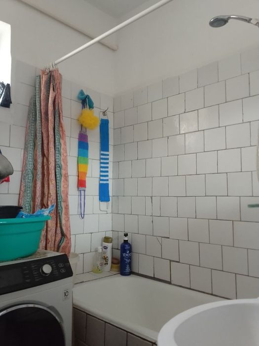 Uy sotiladi 3 xonali kvartira