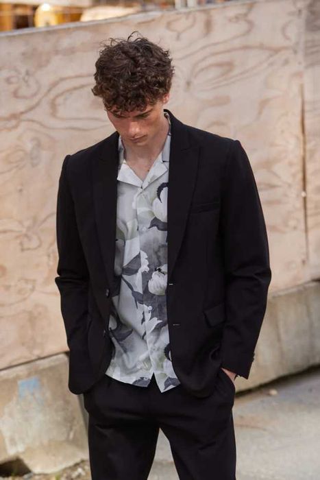 Costum slim fit premim Bruuns Bazaar 48 M negru material respirabil