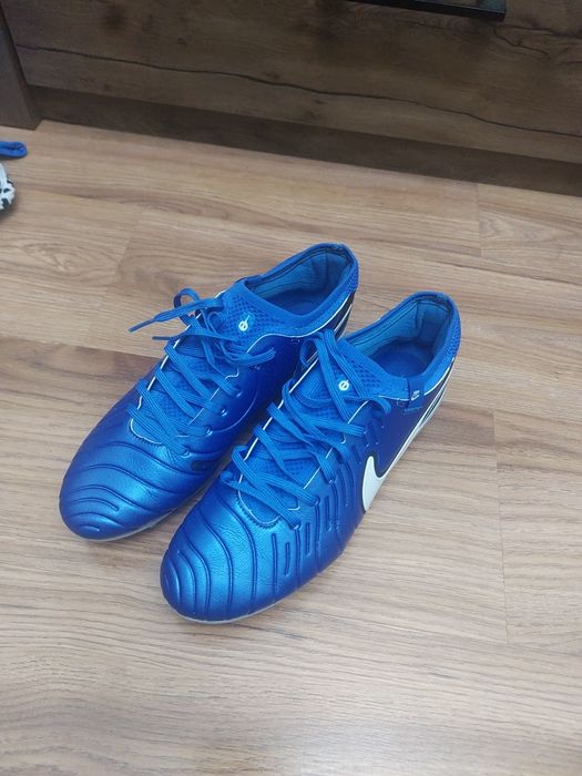 Футбольные бутсы 42 размер