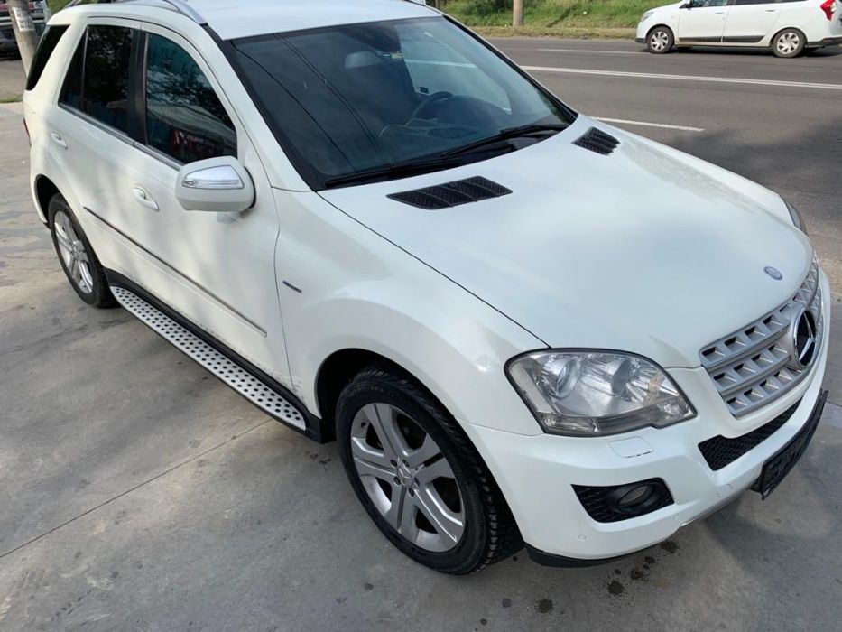Dezmembrez mercedes ml w164 facelift/bara fata/mercedes ml 350 euro 5