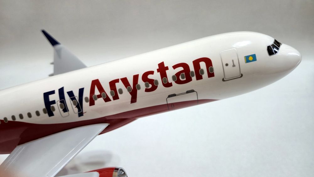 Модель самолета  FlyArystan 47 см